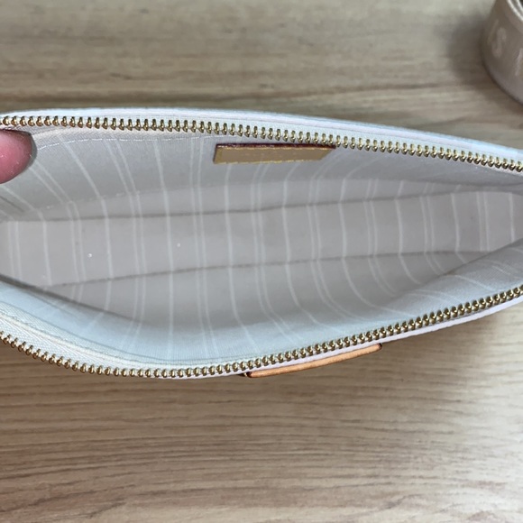 LOUIS VUITTON Monogram Giant By The Pool Multi Pochette Accessories - Picture 13 of 16